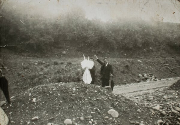 Παίζοντας βιολί στα πανηγύρια στα χωριά τα ’60s, προτού έρθουν οι φίρμες 