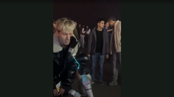 ΡΟΜΠΟΤ ΟΥΖΜΠΕΚΙΣΤΑΝ ΧΑΣΤΟΥΚΙ