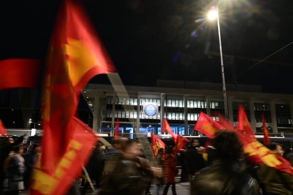 ΒΕΝΕΖΟΥΕΛΑ ΣΥΓΚΕΝΤΡΩΣΗ ΔΙΑΜΑΡΤΥΡΙΑΣ ΑΜΕΡΙΚΑΝΙΚΗ ΠΡΕΣΒΕΙΑ