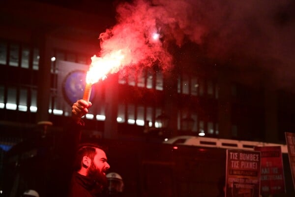 ΒΕΝΕΖΟΥΕΛΑ ΣΥΓΚΕΝΤΡΩΣΗ ΔΙΑΜΑΡΤΥΡΙΑΣ ΑΜΕΡΙΚΑΝΙΚΗ ΠΡΕΣΒΕΙΑ