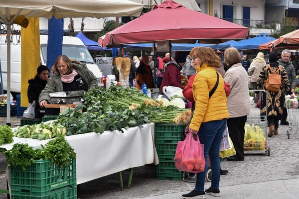 Λαϊκές αγορές: Απεργία επ' αόριστον από τις 7 Ιανουαρίου - Ανακοίνωσαν τριήμερο εργατικών κινητοποιήσεων