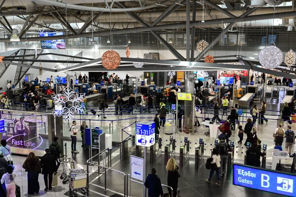 Αεροδρόμια: Συνεχίζονται οι καθυστερήσεις στις πτήσεις - Για «μαζική παρεμβολή» στις συχνότητες κάνει λόγο η ΥΠΑ