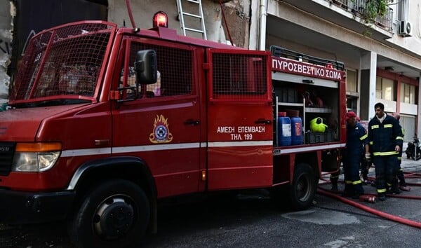 ΦΩΤΙΑ ΝΕΑ ΣΜΥΡΝΗ ΝΥΧΙΑ