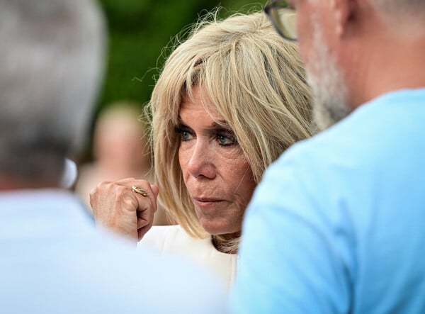 Μπριζίτ Μακρόν: Ένοχα δέκα άτομα για σεξιστικό εκφοβισμό εναντίον της