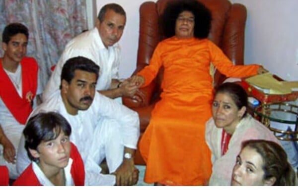 Ο Μαδούρο και η ιδιαίτερη σχέση του με έναν Ινδό πνευματικό γκουρού 