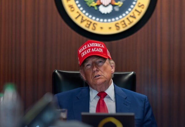 ΤΡΑΜΠ ΑΠΕΙΛΕΣ ΚΟΛΟΜΒΙΑ ΚΟΥΒΑ ΒΕΝΕΖΟΥΕΛΑ