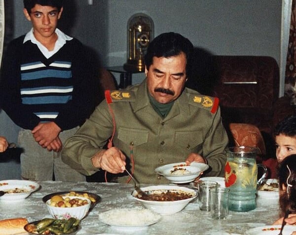 Μαγειρεύοντας για τους δικτάτορες