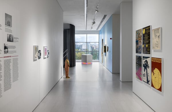 Χρήστος Ιωακειμίδης: Ο «κατασκευαστής εκθέσεων» και η γέννηση της επιμέλειας στην Ελλάδα (από έναν επιμελητή της διασποράς)