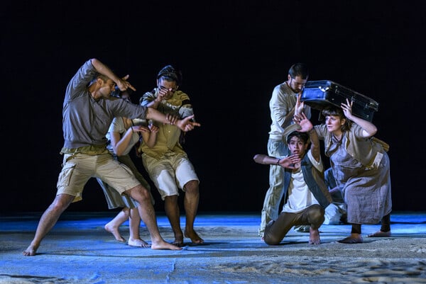 ΕΠΕΞ Ο κόσμος των εφήβων, αυτός ο άγνωστος 