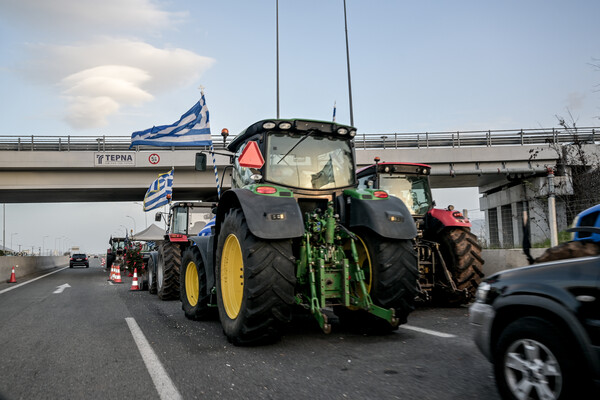 ΑΓΡΟΤΕΣ ΜΠΛΟΚΑ ΜΕΤΡΑ ΚΥΒΕΡΝΗΣΗ