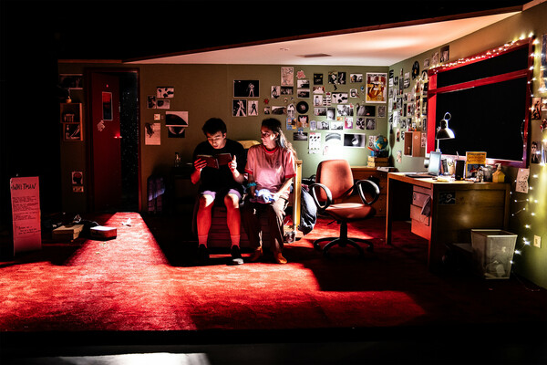 ΕΠΕΞ Ο κόσμος των εφήβων, αυτός ο άγνωστος 