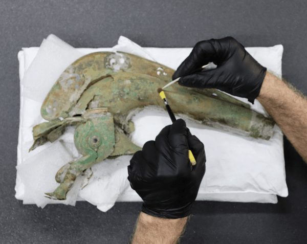 Αγγλία: Ανακαλύφθηκε σάλπιγγα από την Εποχή του Σιδήρου η οποία ενδέχεται να συνδέεται με τη βασίλισσα Βοαδίκεια