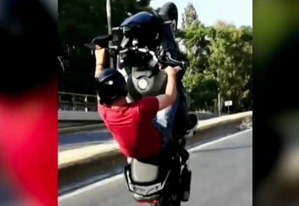 INFLUENCER ΜΟΤΟΣΙΚΛΕΤΙΣΤΗΣ ΣΟΥΖΕΣ ΕΛΕΓΧΟΣ