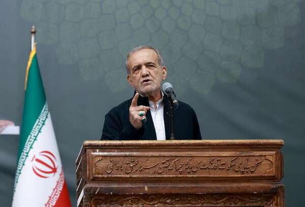 Ιράν: Ριψοκίνδυνες οικονομικές παραχωρήσεις από την κυβέρνηση σε μια προσπάθεια κατευνασμού της οργής των πολιτών 