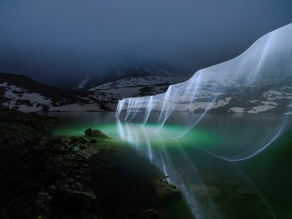 Όταν η φύση αφηγείται την ιστορία της: Το σπάνιο στιγμιότυπο με τη διάφανη «κουρτίνα» στην Κοιλάδα της Αόστα