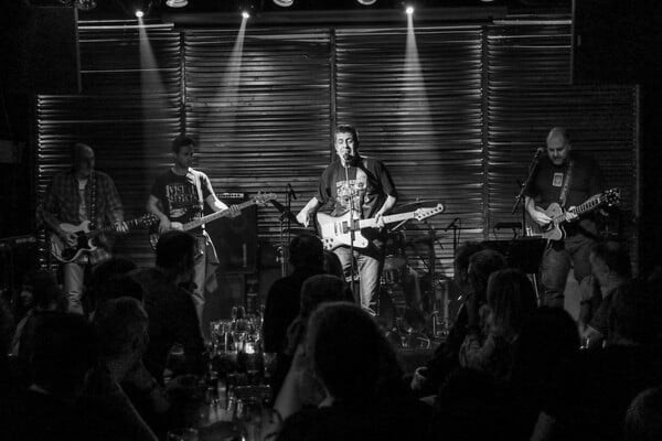 Νέο ροκ από τη Σουηδία, τη Γερμανία, την Ελλάδα και την Ιρλανδία