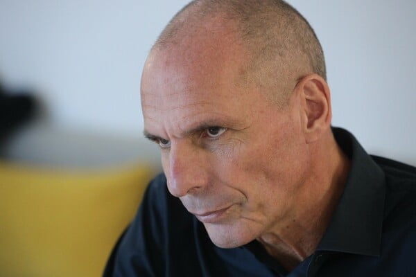 Γιάνης Βαρουφάκης: «Με δαιμονοποιήσουν επειδή τόλμησα να απαντήσω ειλικρινά σε νέους ανθρώπους» 