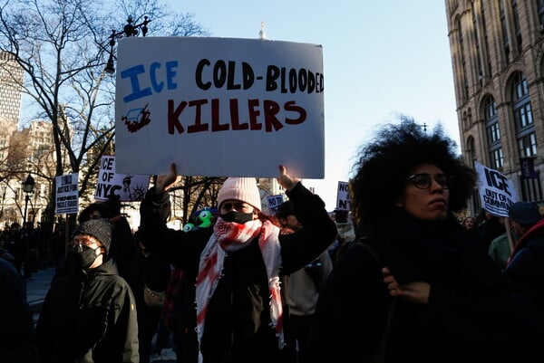 ΜΙΝΕΑΠΟΛΗ ΠΥΡΟΒΟΛΙΣΜΟΣ ΓΥΝΑΙΚΑ ΘΑΝΑΤΟΣ ICE ΗΠΑ