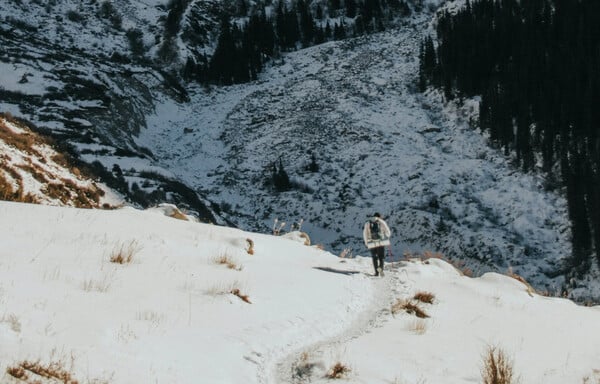 ΒΑΡΔΟΥΣΙΑ ΟΡΗ ΝΕΚΡΟΙ ΟΡΕΙΒΑΤΕΣ ΧΙΟΝΟΣΤΙΒΑΔΑ