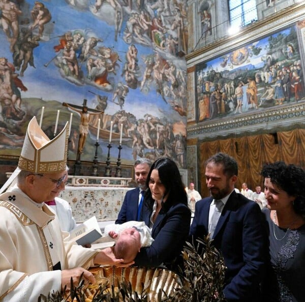 ΠΑΠΑΣ ΛΕΟΝ ΚΑΠΕΛΑ ΣΙΞΤΙΝΑ ΒΑΠΤΙΣΗ 
