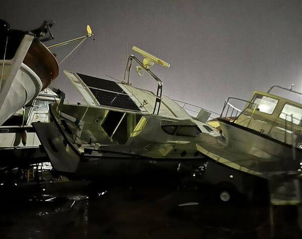 Κακοκαιρία: Ανεμοστρόβιλος στην Αλεξανδρούπολη έβγαλε βάρκες στη στεριά - Ριπές ανέμου έως 154,5 χλμ./ώρα