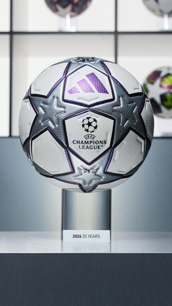 Η επετειακή Official Match Ball της adidas για τα 25 χρόνια συνεργασίας με την UEFA Champions League