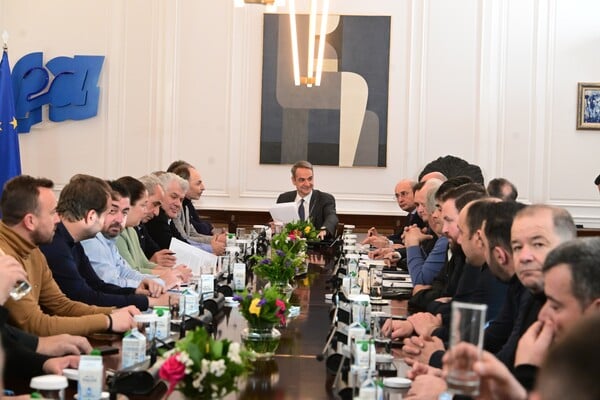 ΑΓΡΟΤΕΣ ΚΥΡΙΑΚΟΣ ΜΗΤΣΟΤΑΚΗΣ ΣΥΝΑΝΤΗΣΗ