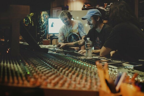 Ετοιμάζει ο Χάρι Στάιλς νέο άλμπουμ;