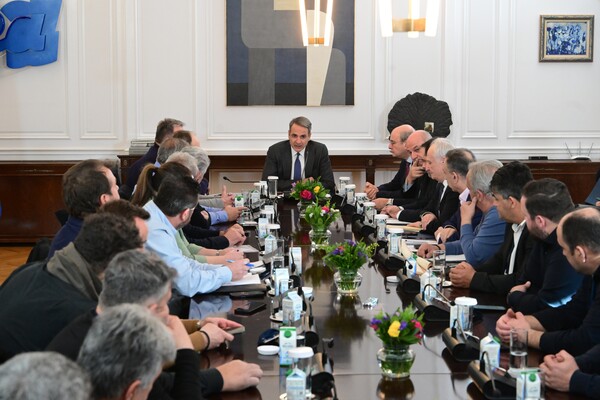 ΚΥΡΙΑΚΟΣ ΜΗΤΣΟΤΑΚΗΣ ΑΓΡΟΤΕΣ ΜΕΓΑΡΟ ΜΑΞΙΜΟΥ