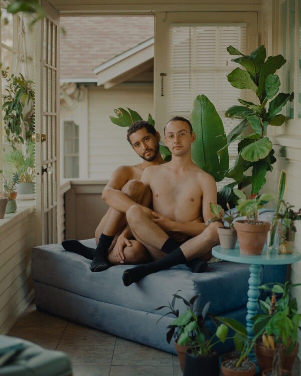 Κράτα με λίγο ακόμη. Κι εγώ θα κρατήσω εσένα/ από τον Πάνο Μιχαήλ