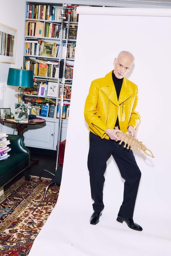 Κράτα με λίγο ακόμη. Κι εγώ θα κρατήσω εσένα/ από τον Πάνο Μιχαήλ