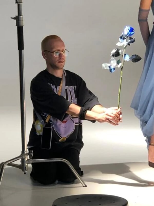 Κράτα με λίγο ακόμη. Κι εγώ θα κρατήσω εσένα/ από τον Πάνο Μιχαήλ