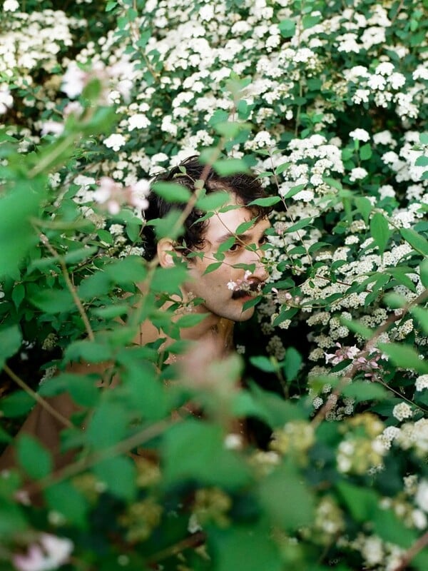 Κράτα με λίγο ακόμη. Κι εγώ θα κρατήσω εσένα/ από τον Πάνο Μιχαήλ