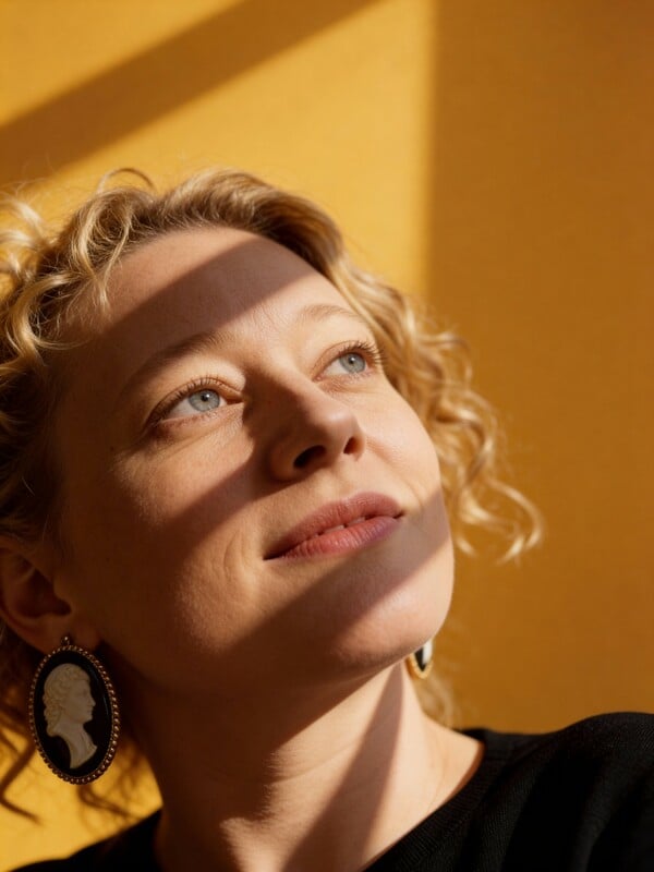 Κράτα με λίγο ακόμη. Κι εγώ θα κρατήσω εσένα/ από τον Πάνο Μιχαήλ