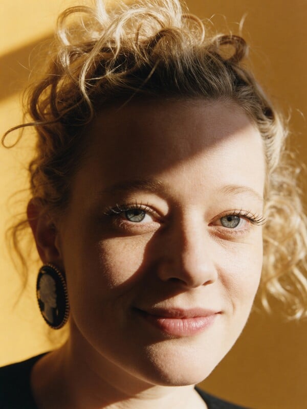 Κράτα με λίγο ακόμη. Κι εγώ θα κρατήσω εσένα/ από τον Πάνο Μιχαήλ