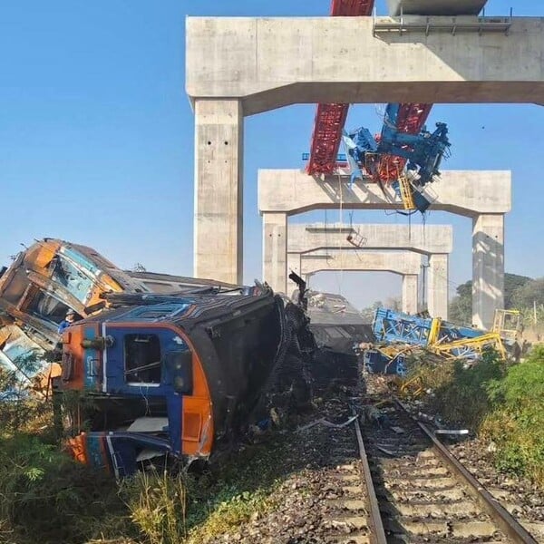 ΤΑΙΛΑΝΔΗ ΤΡΕΝΟ ΔΥΣΤΥΧΗΜΑ ΓΕΡΑΝΟΣ