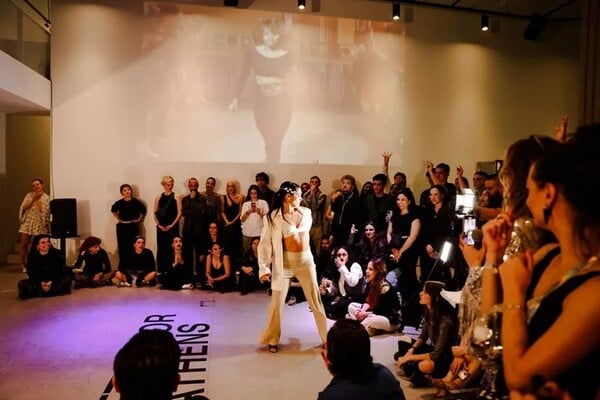 ΕΠΕΞ Waacking: Ο street χορός της κουίρ κοινότητας σε ένα φεστιβάλ στην Αθήνα