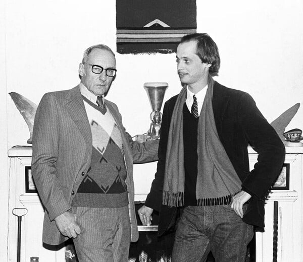 Κράτα με λίγο ακόμη. Κι εγώ θα κρατήσω εσένα/ από τον Πάνο Μιχαήλ