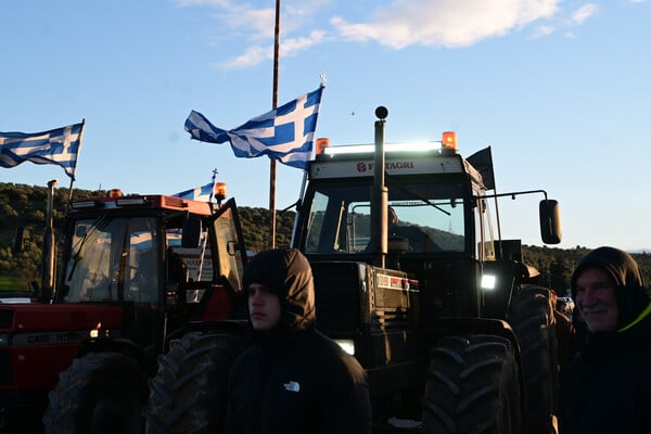 Αγρότες: Αποκλιμάκωση των μπλόκων και προετοιμασία για συνάντηση με Μητσοτάκη τη Δευτέρα