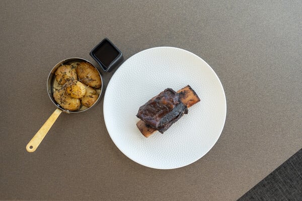 Στο Mylos της Γλυφάδας για ένα από τα καλύτερα ταρτάρ τόνου της πόλης