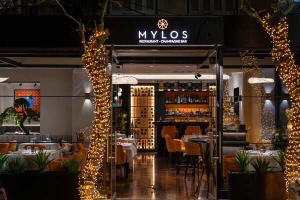 Στο Mylos της Γλυφάδας για ένα από τα καλύτερα ταρτάρ τόνου της πόλης