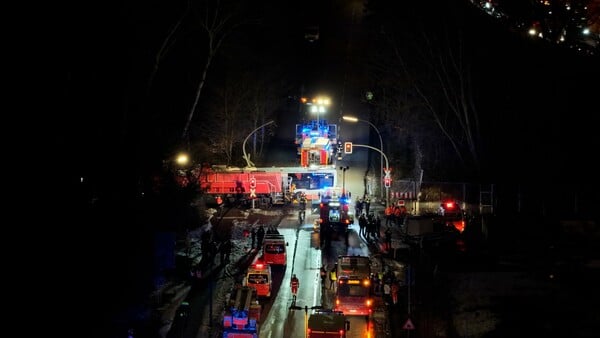 Αμβούργο: Σύγκρουση τρένου με λεωφορείο - Ένας νεκρός και τουλάχιστον 9 τραυματίες