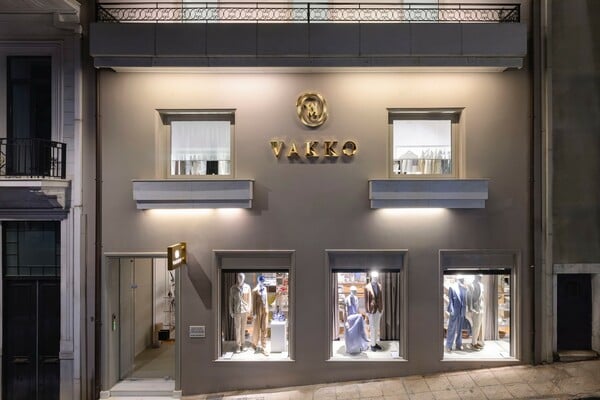 Η πολυτελής κομψότητα της VAKKO φέρνει αέρα Παρισιού στην καρδιά της Αθήνας