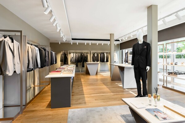 Η πολυτελής κομψότητα της VAKKO φέρνει αέρα Παρισιού στην καρδιά της Αθήνας