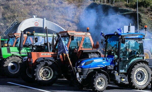 Αγρότες: Εν αναμονή της συνάντησης με τον Κυριάκο Μητσοτάκη - Εκτός Μαξίμου ο Ανεστίδης μετά τις δηλώσεις του