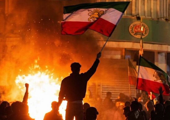 Ιράν: Aποκαθίσταται σταδιακά η πρόσβαση στο διαδίκτυο - Αναφορές για 5.000 νεκρούς στη χώρα