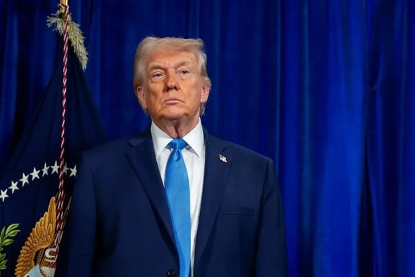 ΝΤΟΝΑΛΝΤ ΤΡΑΜΠ NETFLIX WARNER BROS