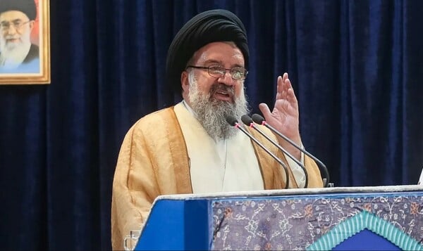 Ιράν: Ανώτερος κληρικός καλεί σε εκτελέσεις διαδηλωτών, αψηφώντας τον Τραμπ