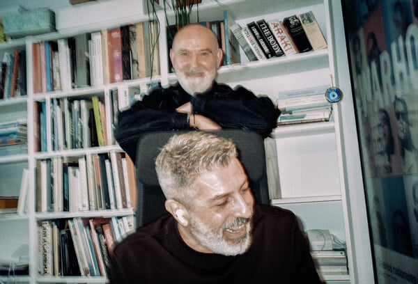 Οι ζήτουλες της νιότης. Ένα πολυπόστ του Στάθη Τσαγκαρουσιάνου.