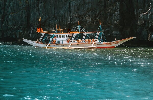 ΦΙΛΙΠΠΙΝΕΣ ΘΑΛΑΣΣΑ ΠΥΡΗΝΙΚΑ